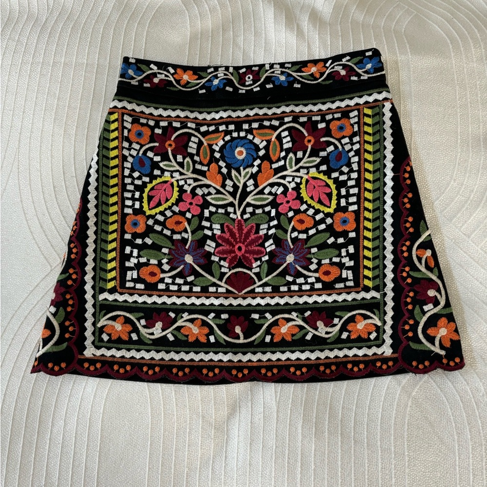 LULU Embroidered Floral Skirt - Multicolor.